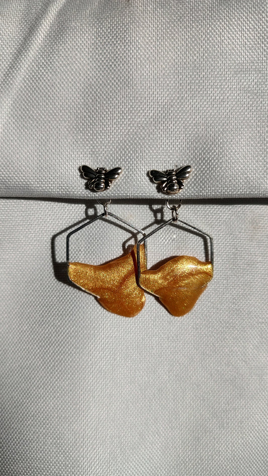 Honeydrop Bee Charm Stud Earring