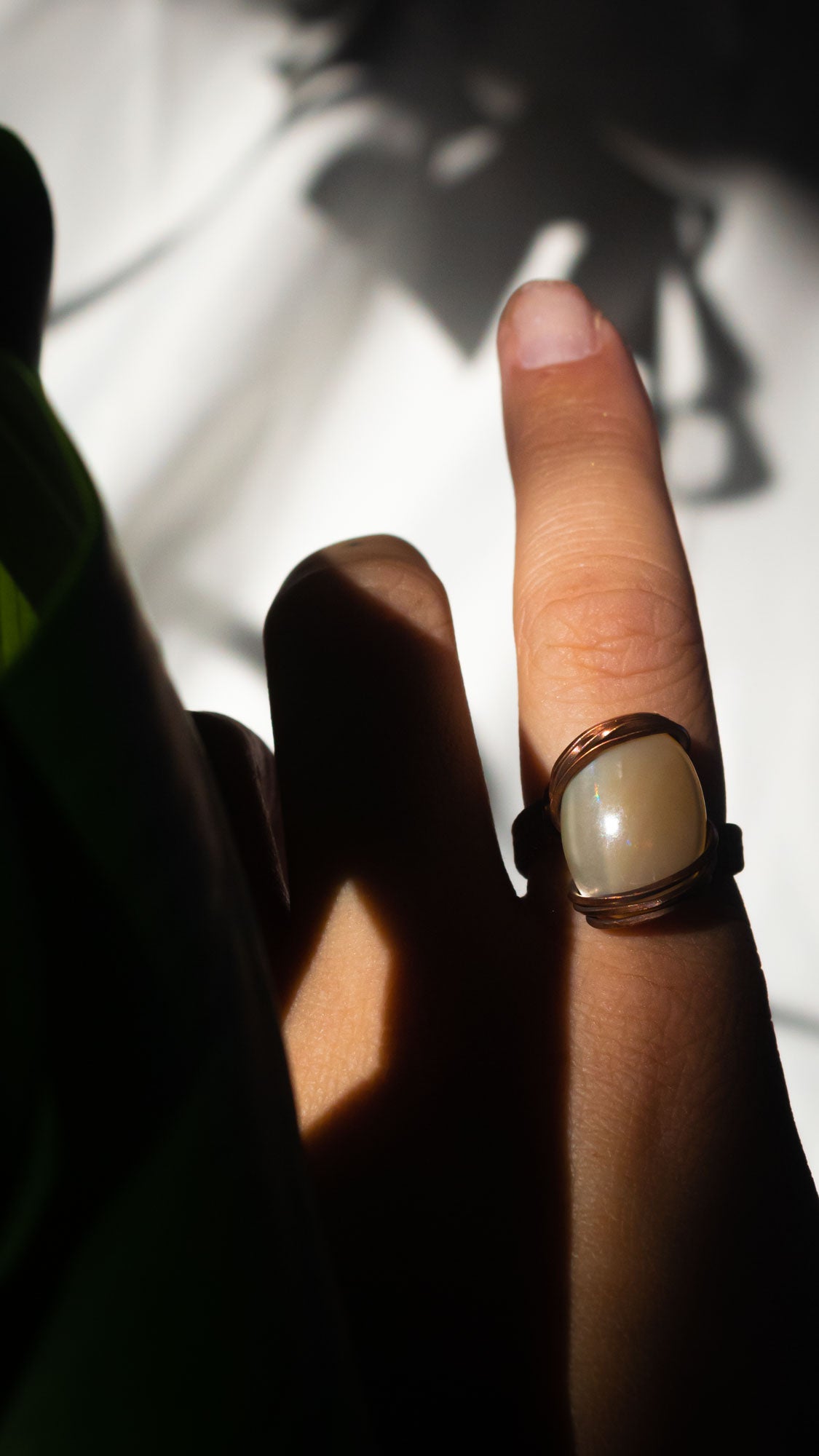 Mother-of-Pearl Oval Shell Copper Ring